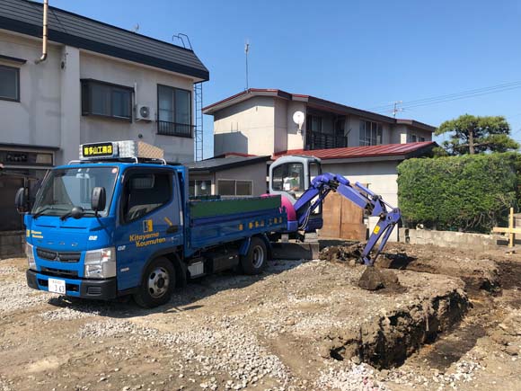 基礎工事を着工しました。（弘前市城東北）