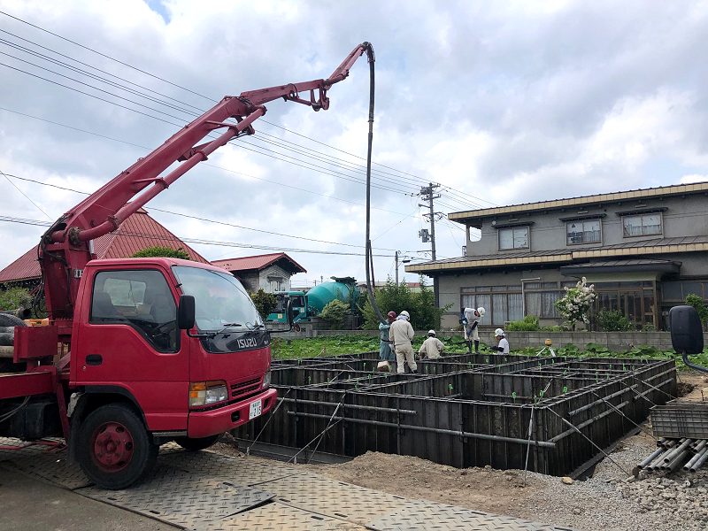 基礎工事(コンクリート打設)を行いました。(弘前市豊田)