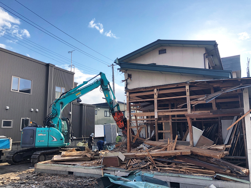 解体工事を着工いたしました。(弘前市新里)