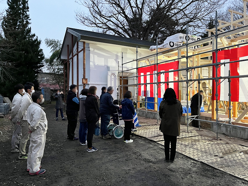 生活介護事務所の柱立てを行いました。(弘前市新里)